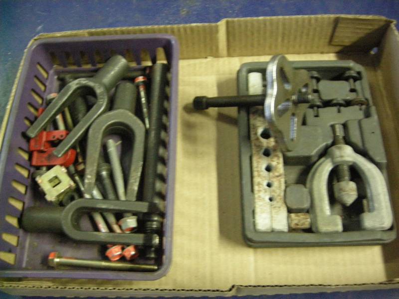 lot 94 image: Pullers, Pryers