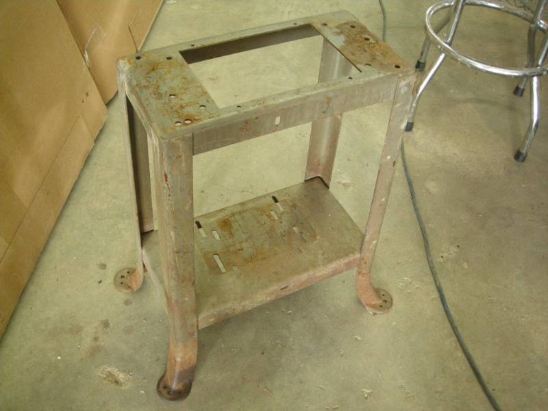lot 113 image: Heavy Duty Tool Stand