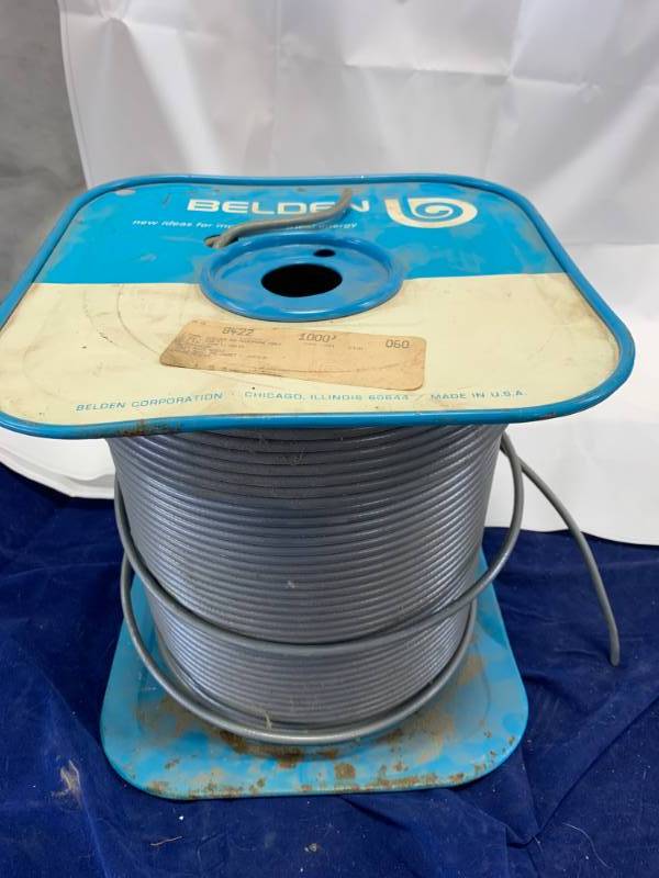 lot 9 image: 1 Roll (26 lbs)  Microphone Cable