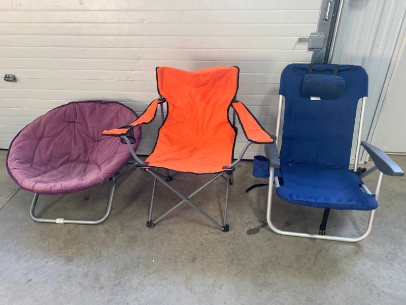 lot 42 image: Lot of 3 Chairs