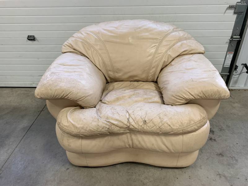 lot 54 image: Leather Chair