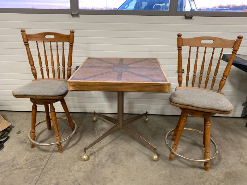 lot 63 image: Table & 2 Bar Stools
