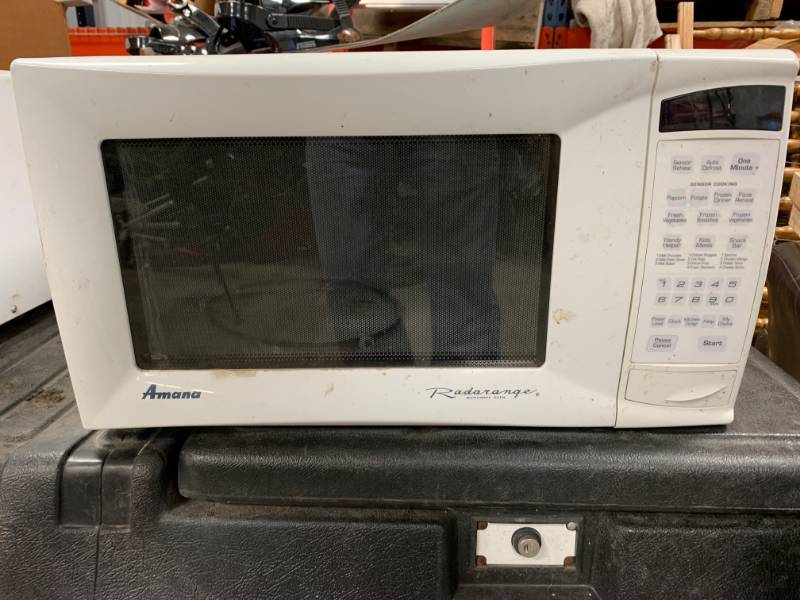 lot 69 image: Microwave