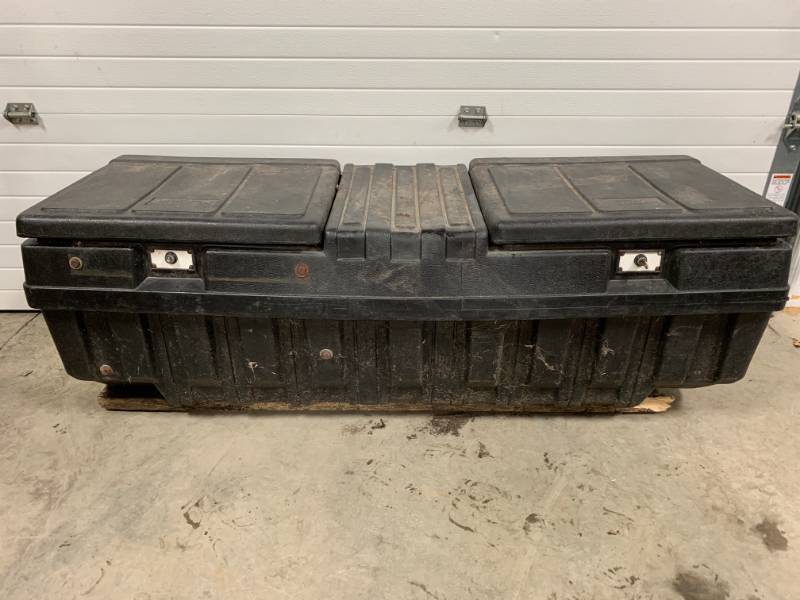 lot 73 image: 5 Foot Tool Box