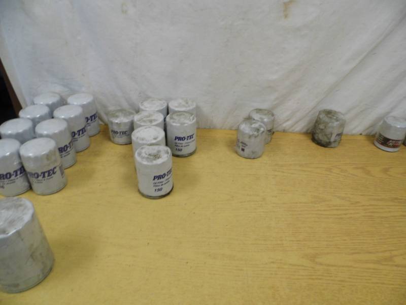 lot 41 image: Tote of Assorted New Oil Filters