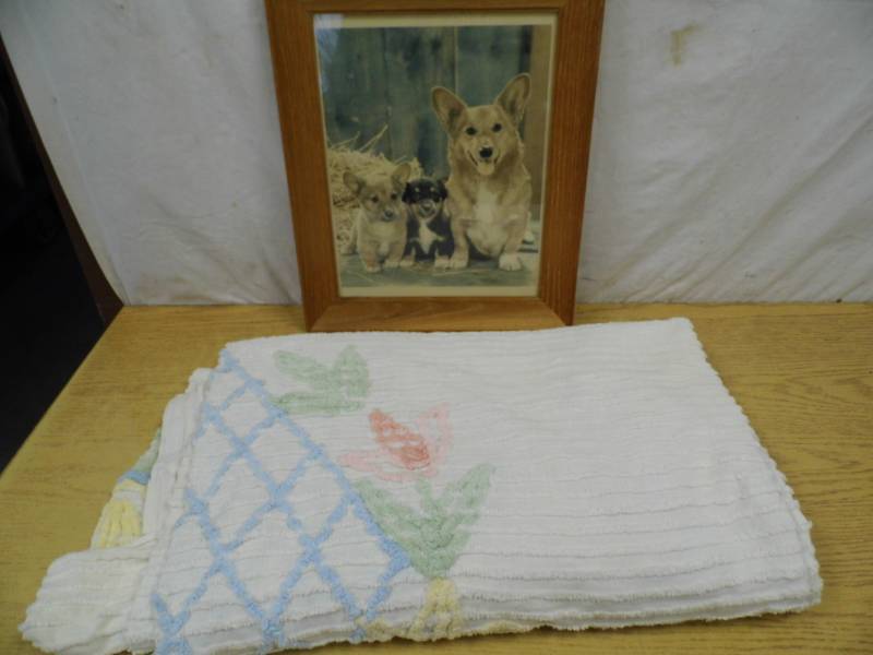 lot 53 image: Chenille Bedspread - Picture