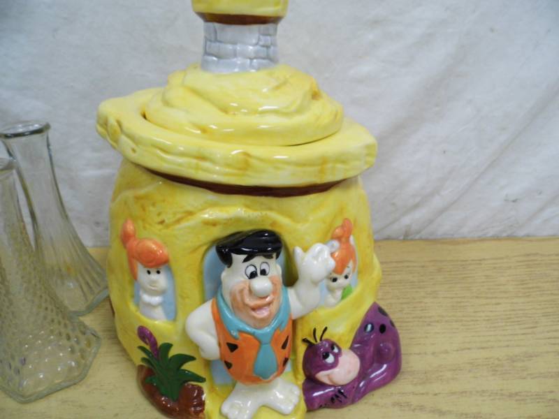 lot 58 image: Flintstones Cookie Jar - SP Shakers