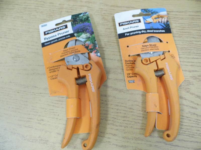 lot 72 image: Lot of 2 Pair Fiskars Pruners