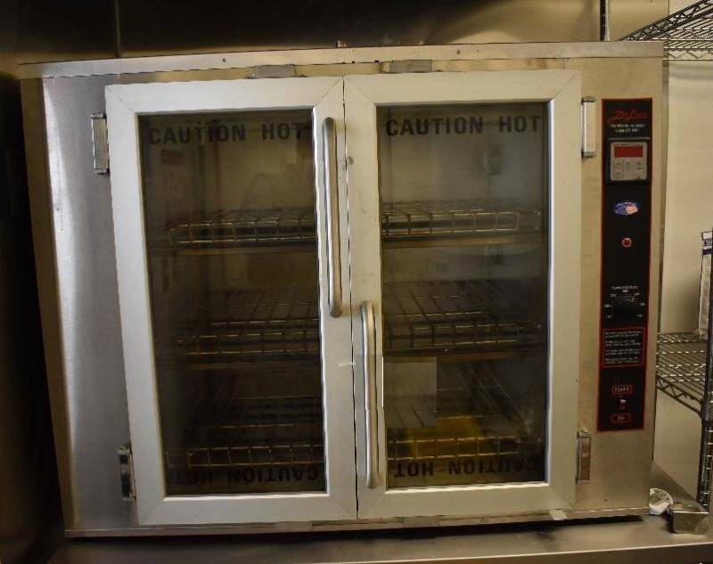 lot 14 image: Deluxe Commercial Oven -2