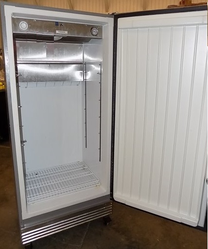 lot 32 image: Kelvinator, 32 commercial one door freezer, NSF, caster mounted, 115 volts