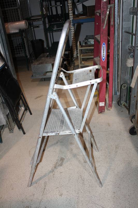 lot 105 image: Step Ladder