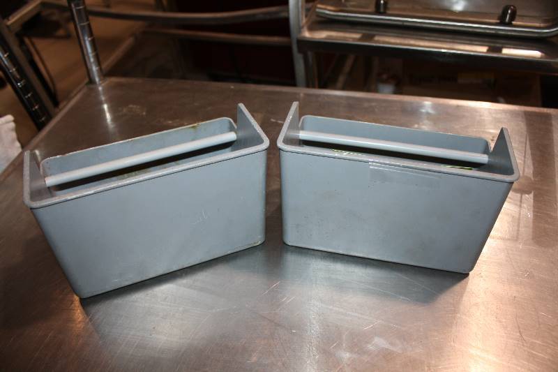 lot 158 image: Plastic Containers