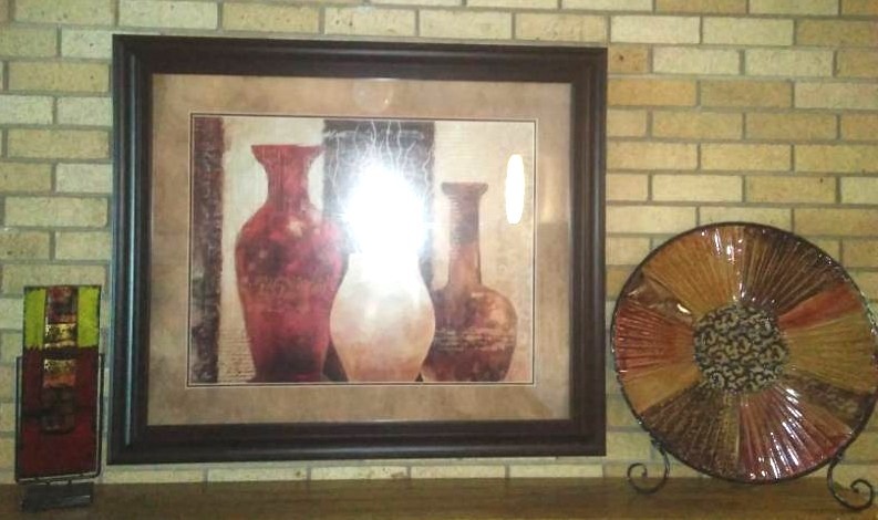 lot 59 image: 3 piece wall decor pictures  plate and more.