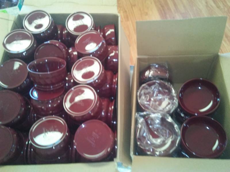 lot 83 image: 9 oz - 74 and 12 oz - 13 insulated bowls