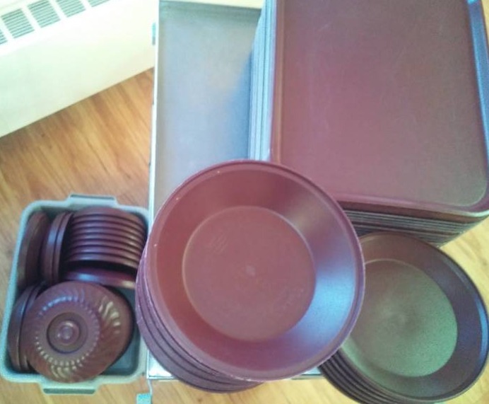 lot 86 image: Insulated covered serving plates and trays.