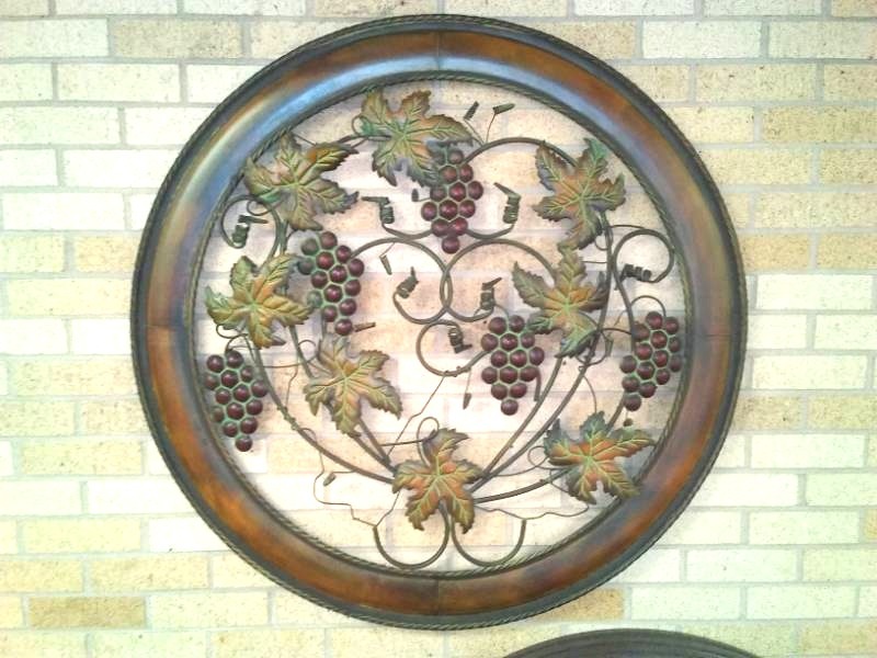 lot 95 image: Metal wall decor