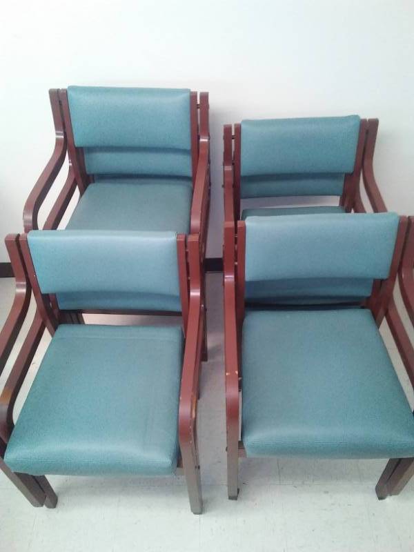 lot 98 image: Office chairs - 9