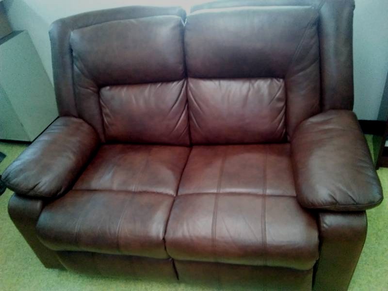 lot 226 image: Double reclining electric loveseat.
