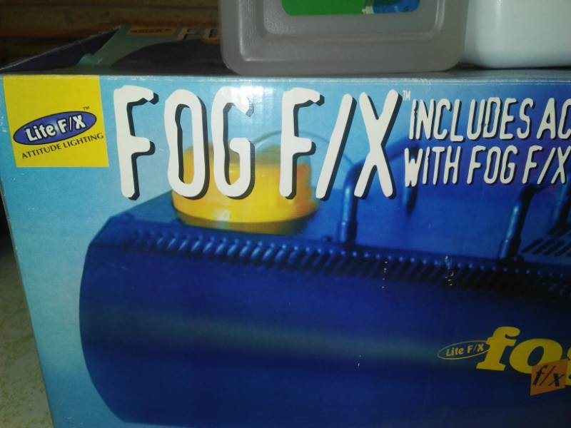 lot 239 image: Fog machine and juice - 2.