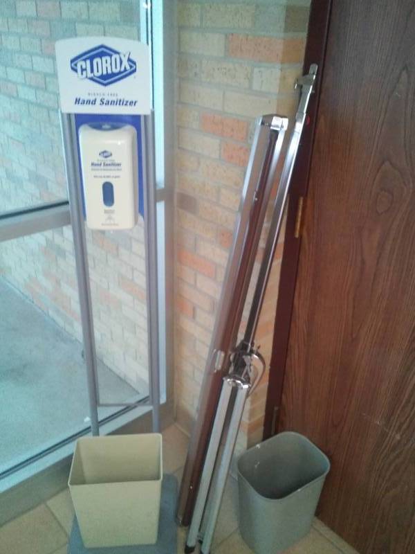 lot 283 image: Automatic hand sanitizer and more.