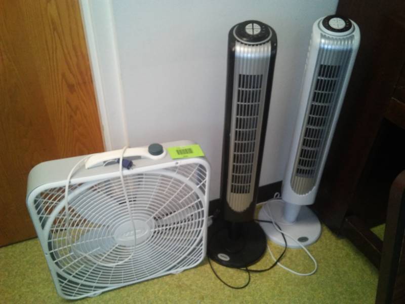 lot 254 image: Three fans. 1 box fan, 2 tower fans.
