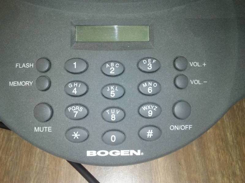 lot 319 image: Conference calling V - hub by Bogan. 