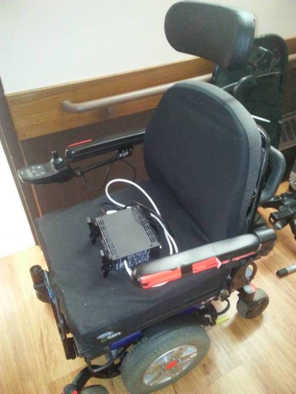 lot 107 image: Quantum Edge motorized wheelchair, scooter.