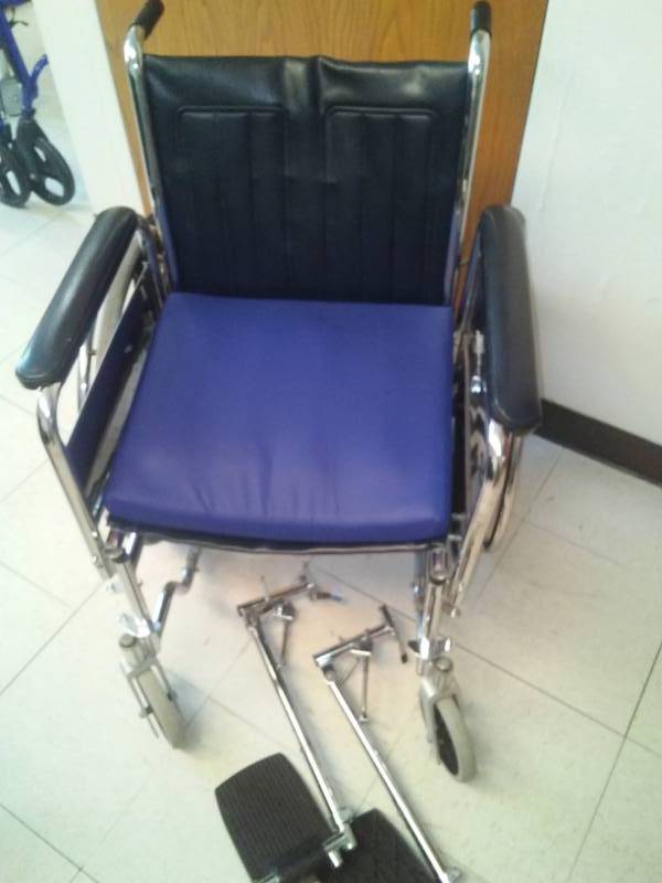 lot 368 image: Wheelchair Everrest Jennings Traveler
