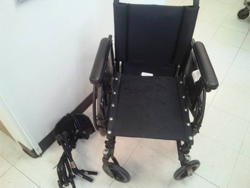 lot 376 image: Invacare 9000 XT wheelchair - like new,