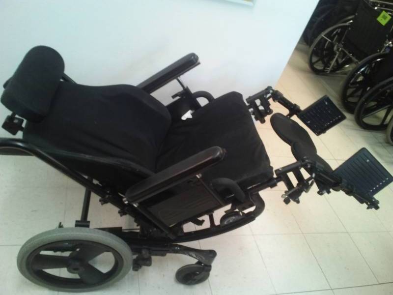 lot 382 image: Invacare quickie tilt wheelchair, great for stairs.