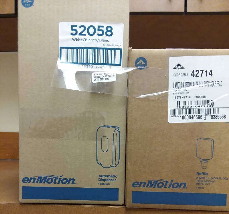 lot 431 image: EnMotion Automatic Dispenser with lotion refills