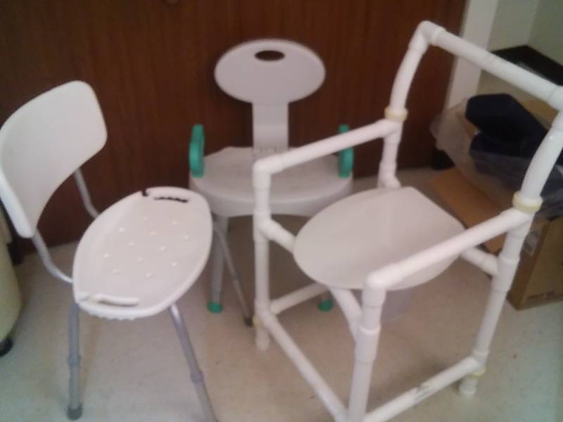lot 142 image: Shower and toilet&nbspadaptive equipment- 3.