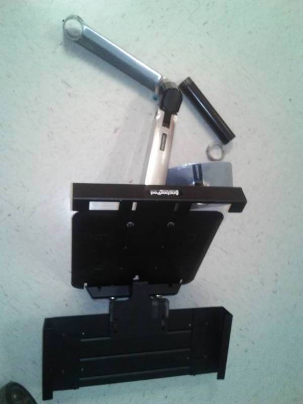 lot 357 image: Anchor Pad keyboard laptop monitor pole system. ERGOTRON excellentcondition.