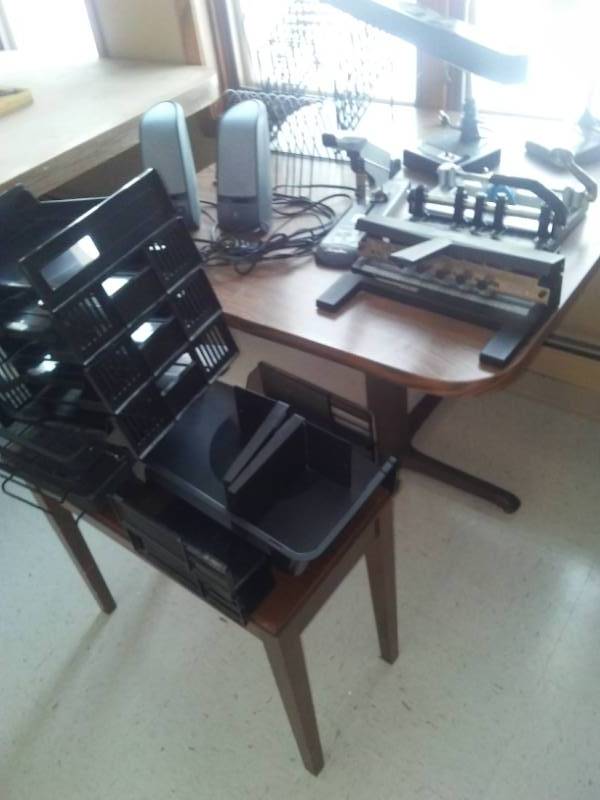 lot 359 image: Large lot miscellaneous office with table and bench.