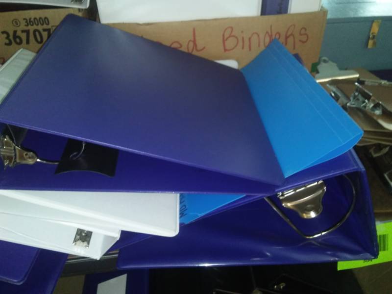 lot 364 image: Dozens of 3-ring binders. Various sizes, great condition with desk