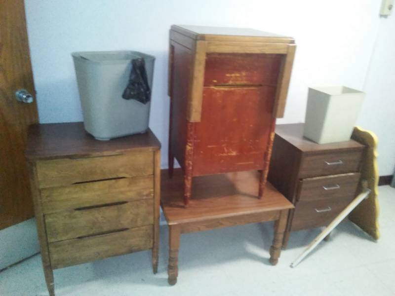 lot 661 image: Misc. Furniture and more (10)