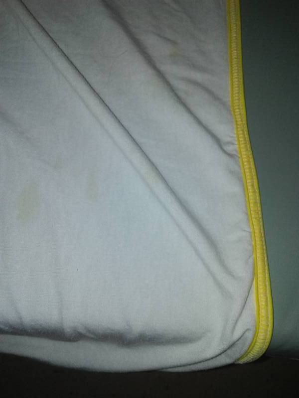 lot 468 image: Yellow Edge Top Sheets (18)