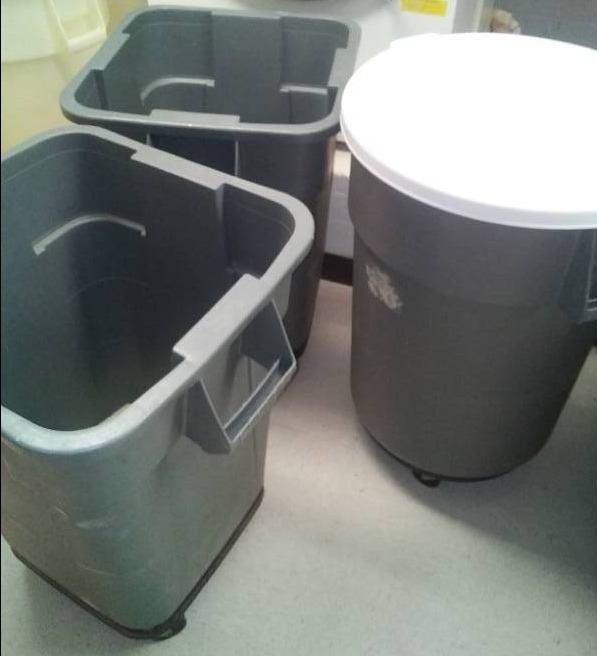 lot 170 image: 3 Rubbermaid with roller bases, 2 square 1 round.