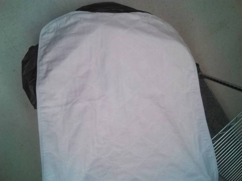 lot 467 image: 24 - previously used  reusable  washable waterproof bed, chair pads.