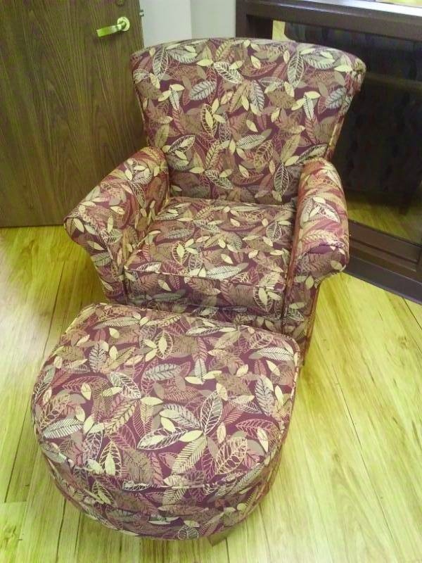 lot 193 image: Chair and Ottoman BurgundyGreenGold, 