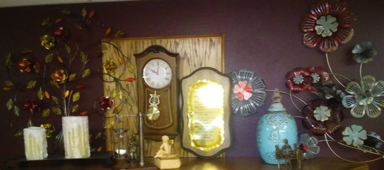 lot 212 image: Mantel Upright Pendulum Clock and more. 