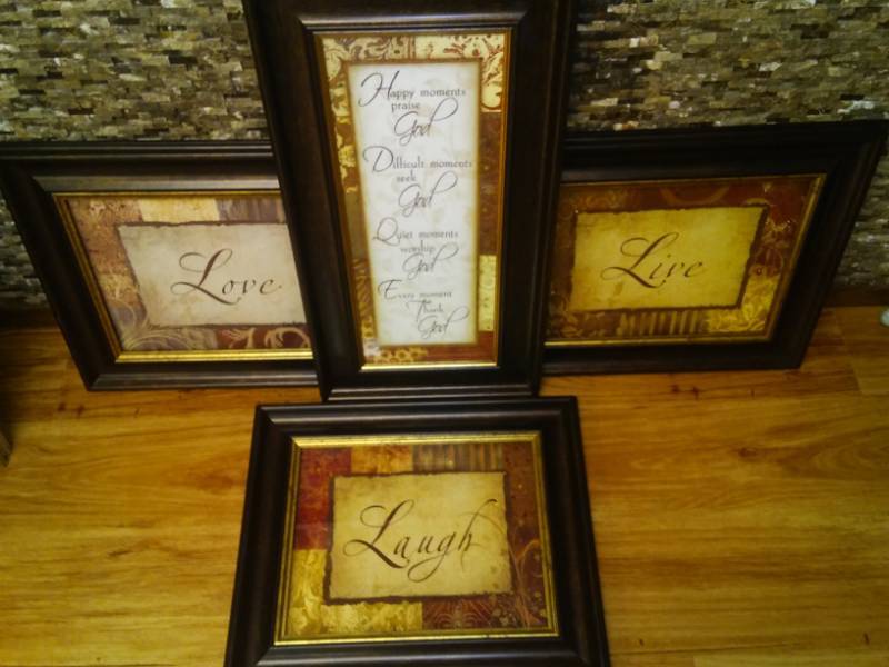 lot 481 image: Home decor, 4 prints live love laugh.
