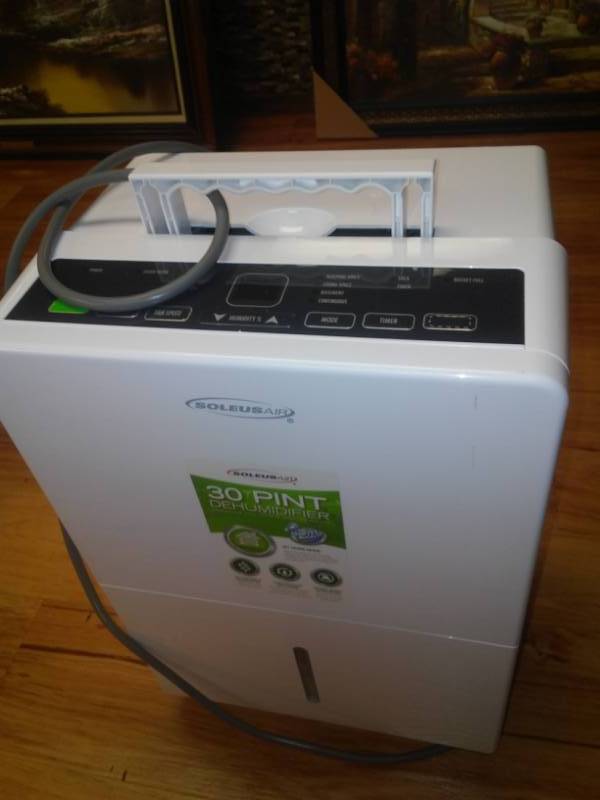lot 497 image: Soleus air 30 pint dehumidifier.
