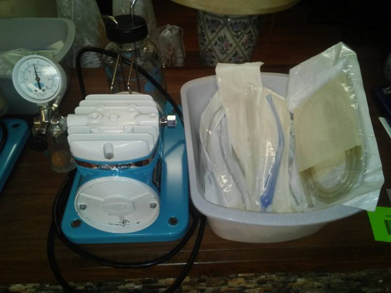 lot 506 image: Schuco - vac suction pump and supplies.