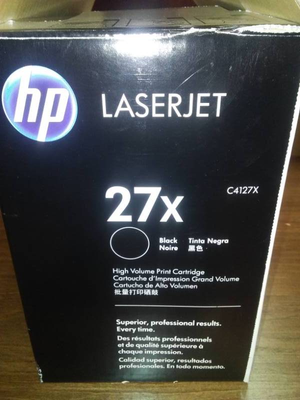 lot 510 image: HP LaserJet 27 x black ink cartridge