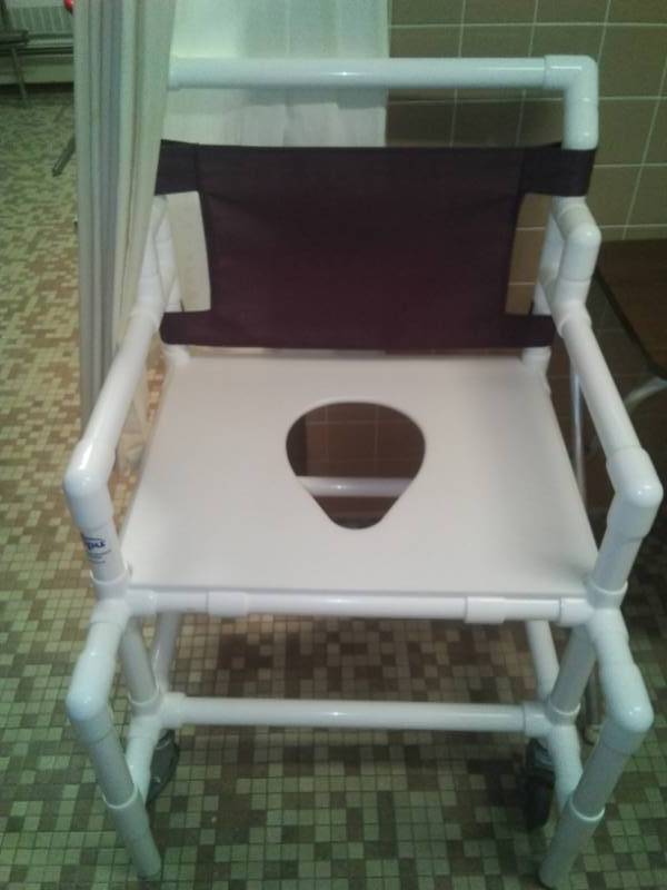 lot 530 image: 3 shower and toilet chairs, table. Carex IPU