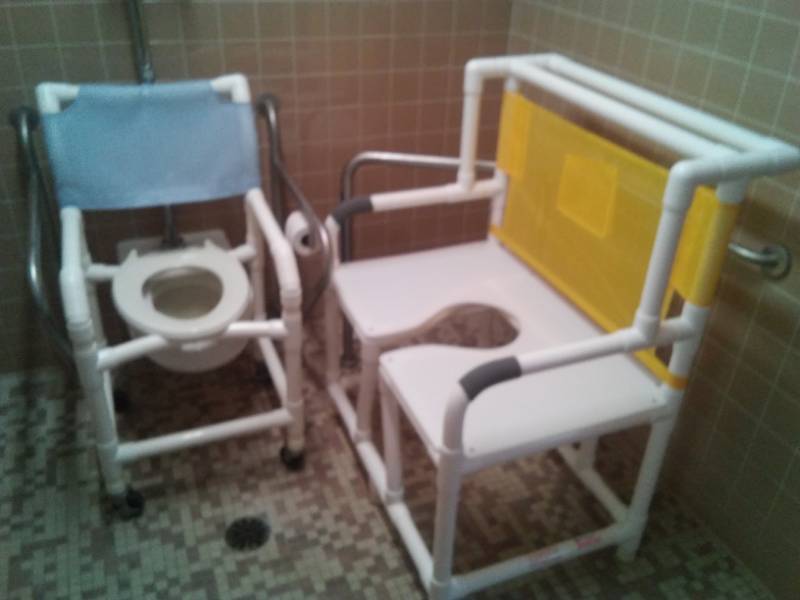 lot 531 image: 2 toileting chairs.