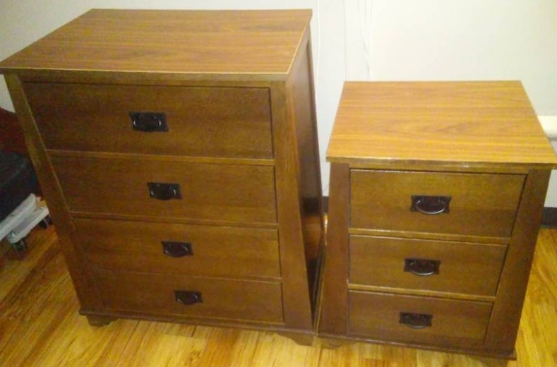 lot 599 image: 4 Drawer English Oak Dresser, Oak Park, Model DS80 