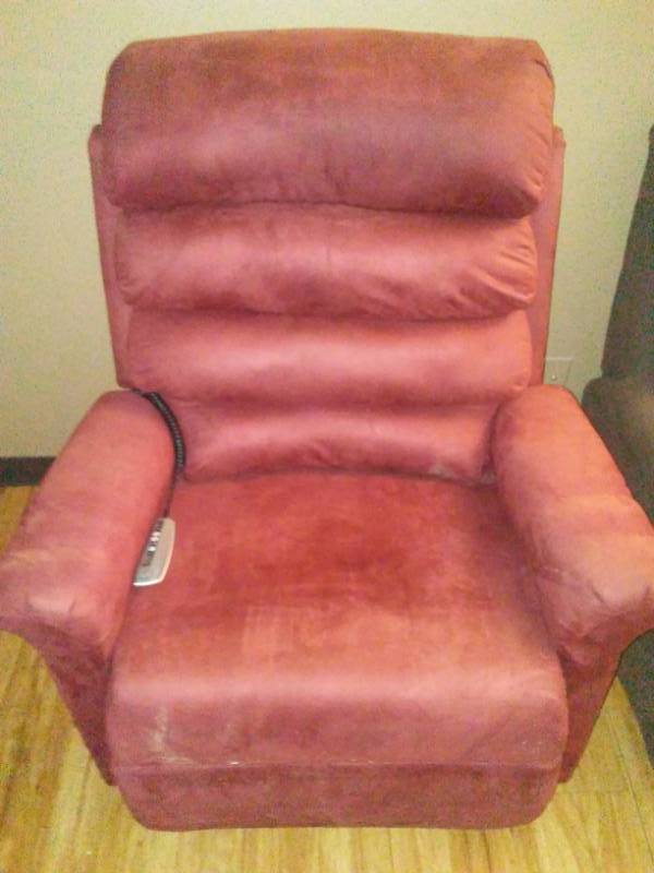 lot 621 image: Pride Lift Chair, Rust Color, Nice 