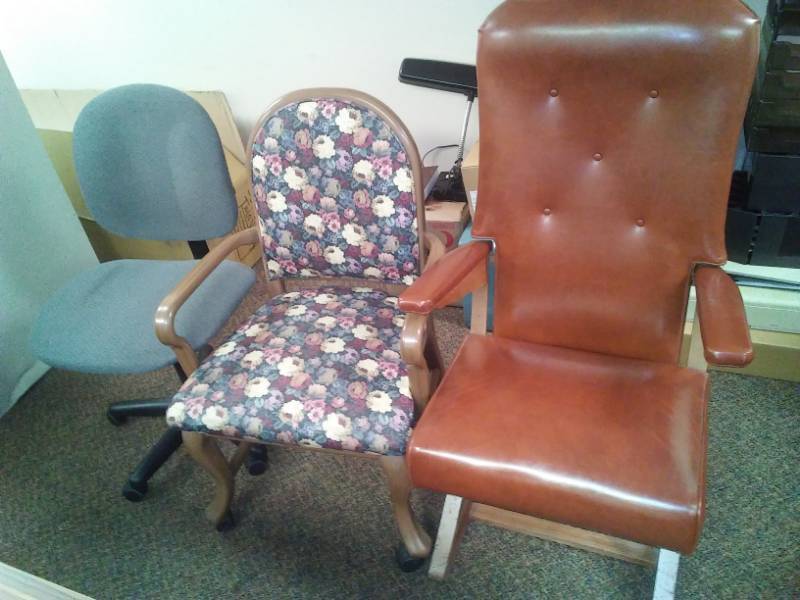 lot 819 image: 3 Chairs, Spring Back Rocker, Floral Chair.